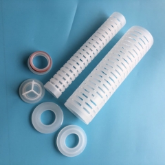 Piezas de plástico para cartuchos de filtro plisados.