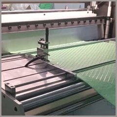 Línea de máquinas para fabricar filtros de aire HVAC: filtros de aire plisados con marco de cartón.